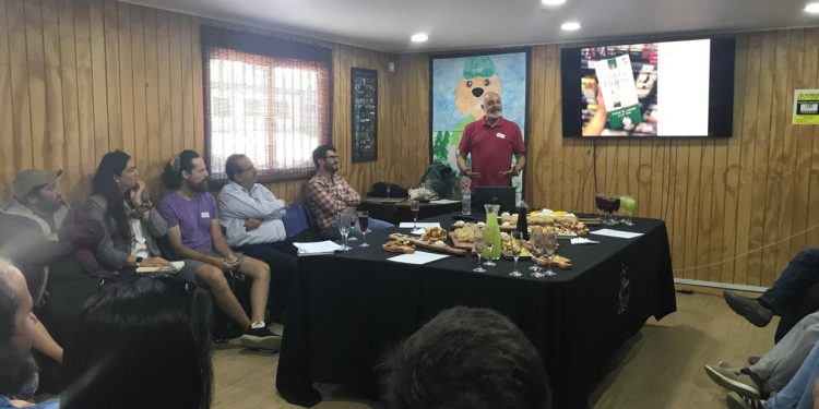 Jóvenes agricultores enfrentan el cambio climático con innovación