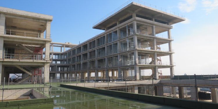 Obras del Hospital de Linares alcanzan al 30.43% y finalizó término de actividades con empresa Astaldi