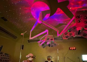 “Jugar para Calmar”: Humanizando el Quirófano Infantil en el Hospital de Parral