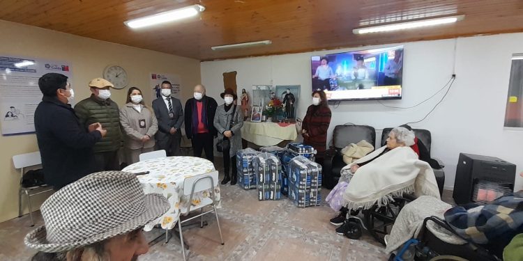 Comisionados de la PDI de Talca entregan donación en Hogar Padre Hurtado