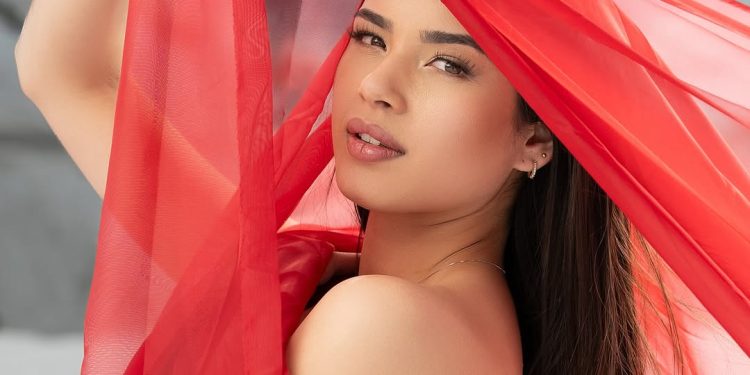 Talquina Nallely Bobadilla pasa a final de concurso Miss Universo Chile 2025