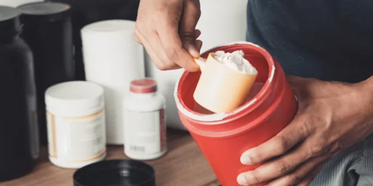 Proteína en polvo: Nutricionista explica 3 cosas en las que debes fijarte antes de comprar