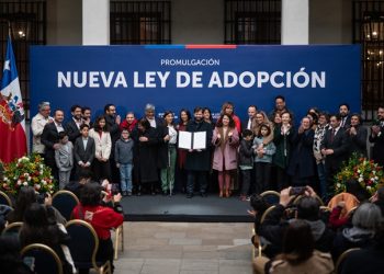 Presidente Gabriel Boric promulga nueva Ley de Adopción