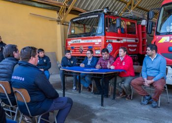Reafirman compromiso para construir cuartel definitivo de Bomberos en Constitución