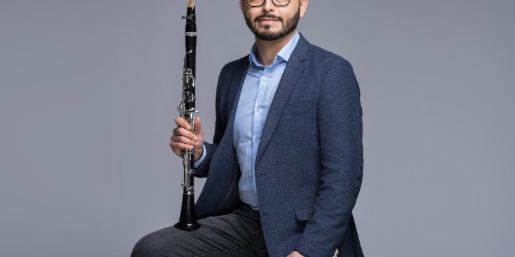 Felipe Fuentealba regresa al TRM con una joya para clarinete y orquesta