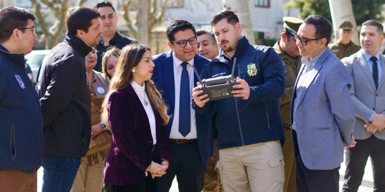 En operaciones moderna Salas de Monitoreo Espejo y dron de última generación en Cauquenes