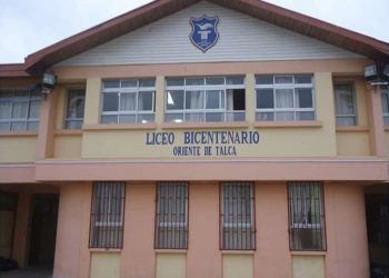 Municipalidad de Talca incorporará 57 pantallas interactivas para modernizar 7 colegios municipales