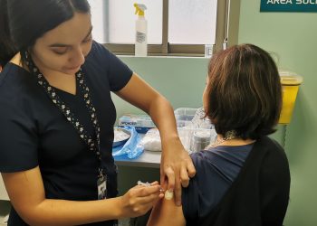 Hospital Regional Alerta por alza de VRS en menores e incorpora punto de vacunación móvil contra la influenza