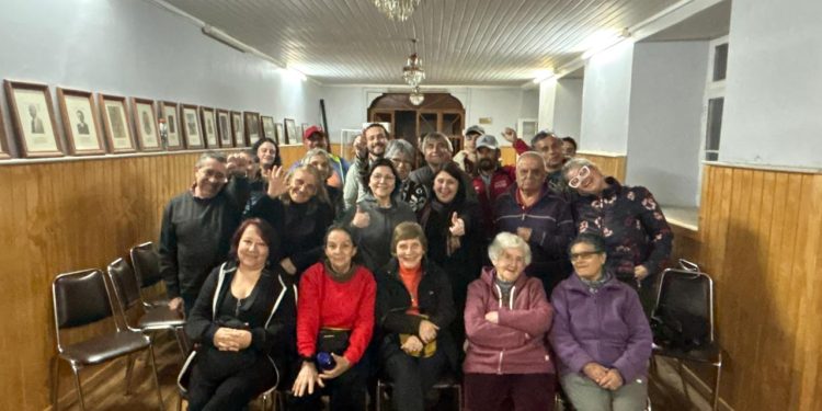 Dirigentes sociales e independientes constituyen Comité Ciudadano por Jeannette Jara en Linares 