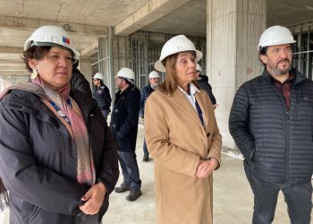 Contralora regional recorrió obras del nuevo Hospital de Linares 