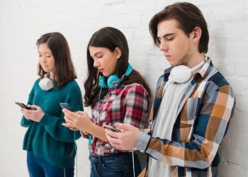 Generación Alpha: más informados, creativos y exigentes, pero también más ansiosos y preocupados por su apariencia