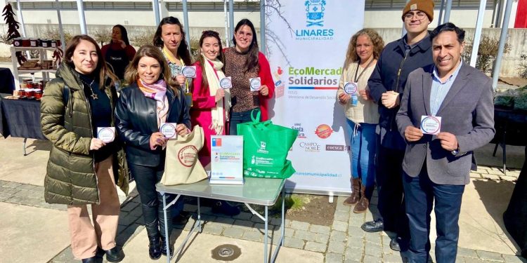 Universitarios iniciaron campaña solidaria para recolectar alimentos y apoyar al EcoMercado de Linares y a nuevas familias de la comuna
