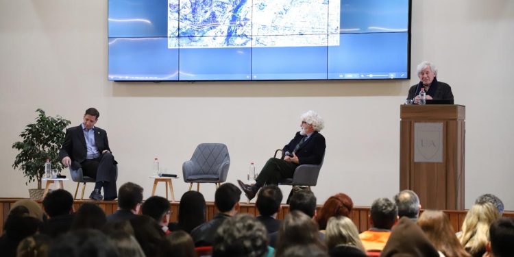 Con conversatorio y cupos de prácticas profesionales Dreams inicia proyecto Parque Ferial del Maule