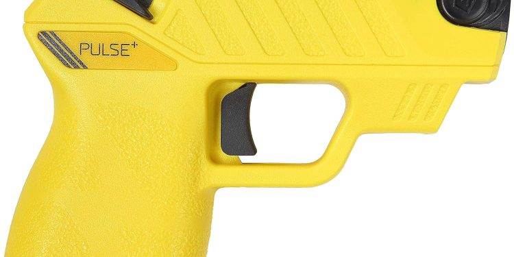 Gobierno autoriza adquisición de pistolas taser para Carabineros en plan piloto contra violencia intrafamiliar