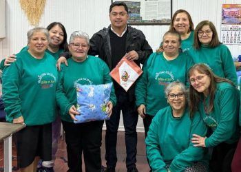 “Mariposas Solidarias” confeccionan  ropa de invierno para los más necesitados