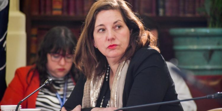 Senadora Paulina Vodanovic alerta por impacto de medida del SII en pequeños agricultores y pescadores del Maule