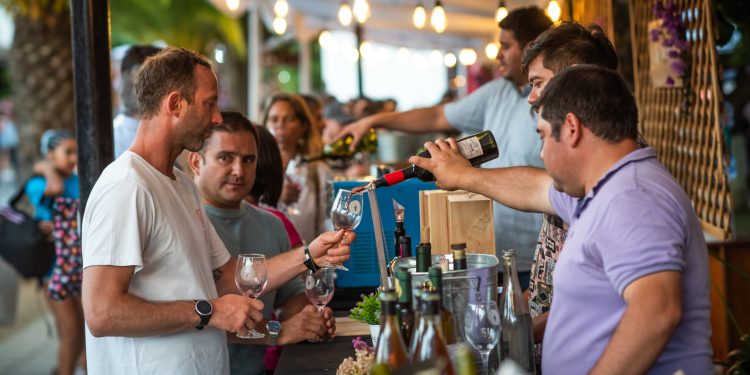 Curicó celebra este fin de semana 10 años del Día Nacional del Vino con feria gratuita y sabores locales