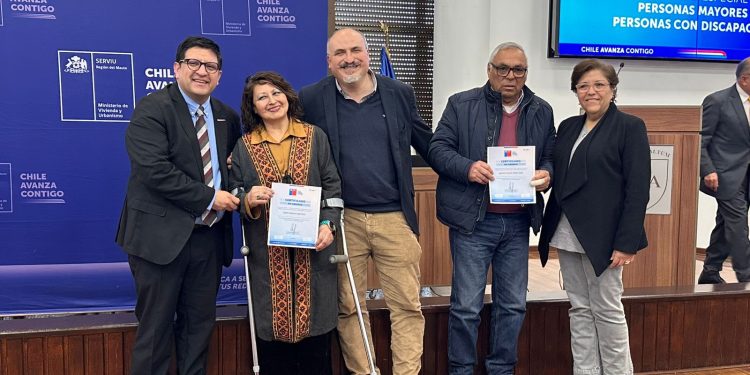 Personas Mayores y con Discapacidad reciben subsidios de arriendo en el Maule