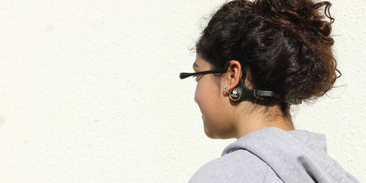 Talquina crea tecnología que imita a delfines y murciélagos y gana premio internacional por apoyar autonomía de personas ciegas