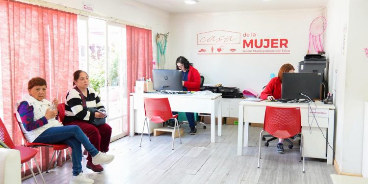 Casa de la Mujer y Equidad de Género de Talca ha beneficiado a más de 30 mil usuarias durante 2025
