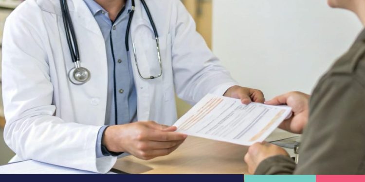 CGR revela que otros 10 mil funcionarios públicos regionales viajaron al extranjero durante licencia médica