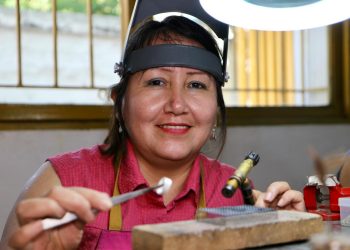 Emprendedores obtendrán asesorías gratuitas en materias tributarias, finanzas y marketing gracias al apoyo conjunto del FOSIS y AIEP