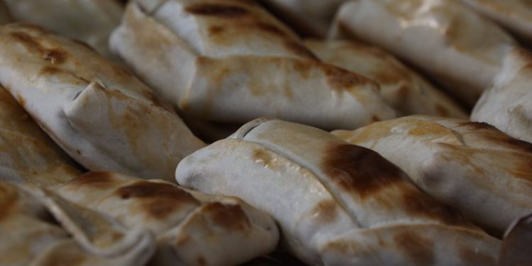 ¿Son chilenas?: El origen de las empanadas de pino y la importancia del mapudungún en su nombre