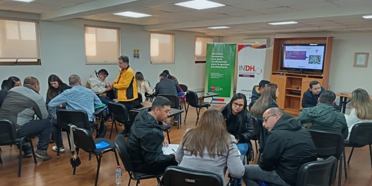 Capacitan a funcionarios de Gendarmería Maule en “Derechos Humanos y Grupos de Especial Protección”