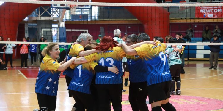 Punta Arenas ganó primer torneo de Newcom para adultos mayores realizado en Talca