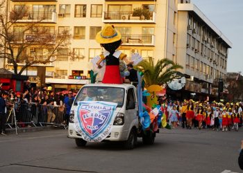 Este sábado 27: Talca se viste de colores con el desfile de carros alegóricos y comparsas de la Fiesta de la Primavera 2025