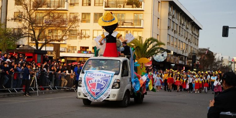 Este sábado 27: Talca se viste de colores con el desfile de carros alegóricos y comparsas de la Fiesta de la Primavera 2025