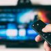 A qué riesgos puedes exponerte al buscar servicios de streaming gratuitos como Magis TV