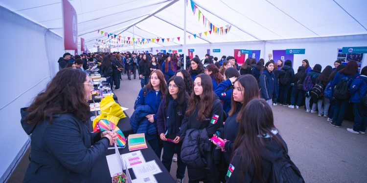 UTalca invita a escolares a vivir la experiencia universitaria en “Abre Puertas 2025”