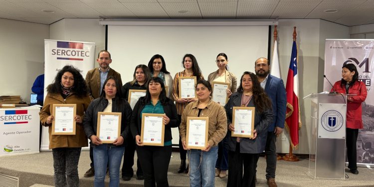 Sercotec certificó a 126 emprendedoras beneficiarias del FNDR Fortalece Mujer