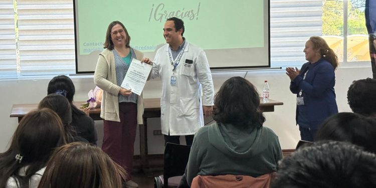 Destacada infectóloga realiza charla sobre Resistencia Antimicrobiana en Cauquenes