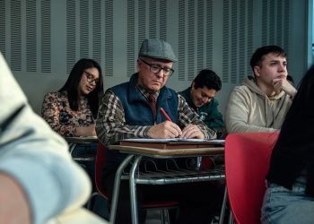 INACAP lanza Beca Plateada y Dorada: carreras técnicas con 100% de descuento para personas desde los 60 años y 50% desde los 50