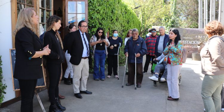 Participantes de curso Sence asisten a pasantía en Viña Aresti