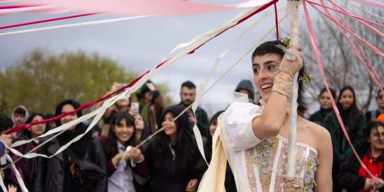 Festival de Artes Escénicas trae a Talca seminario, talleres y obras en espacios públicos