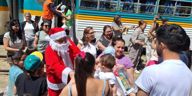 Tren de Navidad: UTalca inicia su campaña de recolección de juguetes para niños y niñas del Ramal