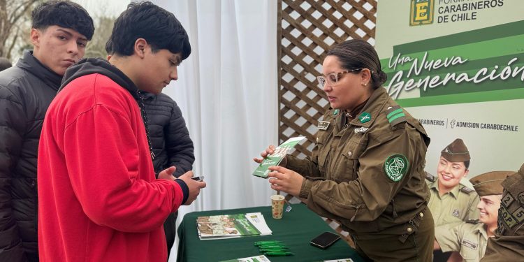 Carabineros invita a jóvenes a participar en el Día del Postulante en Talca