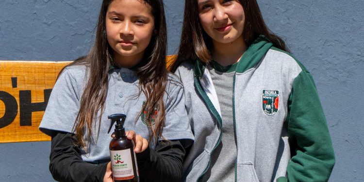A presentar y defender fertilizante orgánico viajan a Paraguay alumnas de Escuela Ecológica Rosita O’Higgins de Cauquenes