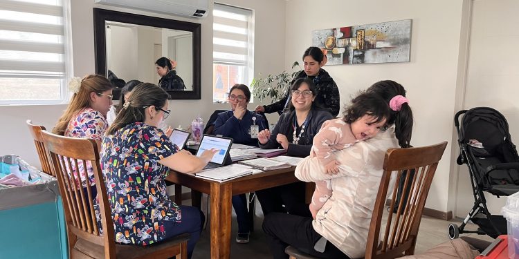 HRT realiza primera visita domiciliaria a menor con necesidades especiales en la comuna de Maule