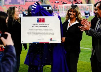 IND rinde homenaje a un ídolo: Fiscal de Talca ahora se llama “Estadio Bicentenario Iván Azócar Bernales”