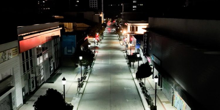 Talca recambiará 400 luminarias led en calle 1 Sur 