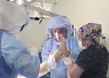 El Hospital de Curicó realizó con éxito la primera cirugía robótica de rodilla en la Región del Maule