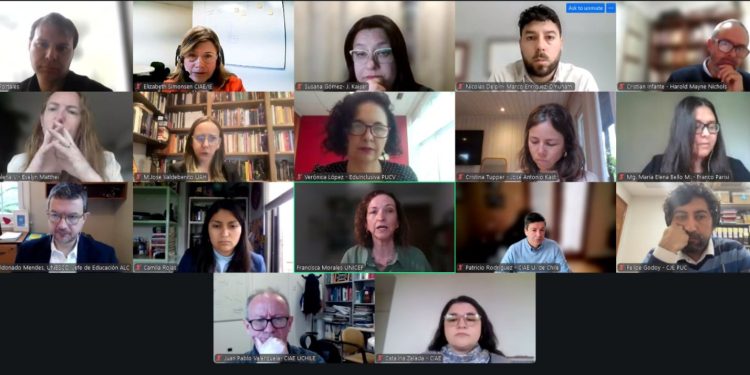 Representantes de candidatos presidenciales debaten sobre los desafíos educativos