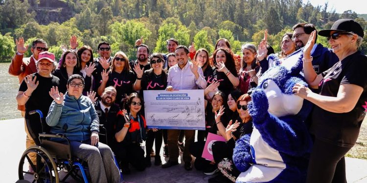 Bienes Nacionales hace entrega de un terreno al Club de Remo “Claro de vida”