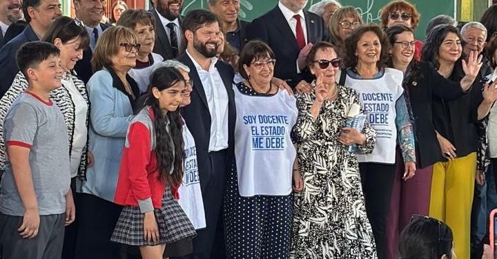 Comenzó pago de deuda histórica a profesores