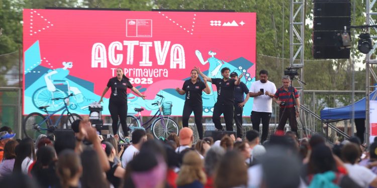 Cerca de 2 mil personas participaron en la Corrida Familiar Nocturna “Activa tu Primavera” en el Maule