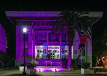 Talca se viste de rosa e interviene reconocidos puntos de la ciudad por el Mes de Concientización del Cáncer de Mama